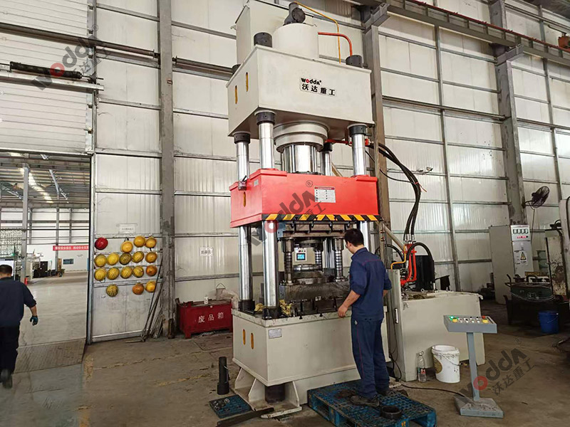 汽車軸承鍛造液壓機500噸四柱液壓機 汽車軸承鍛造液壓機500噸四柱液壓機