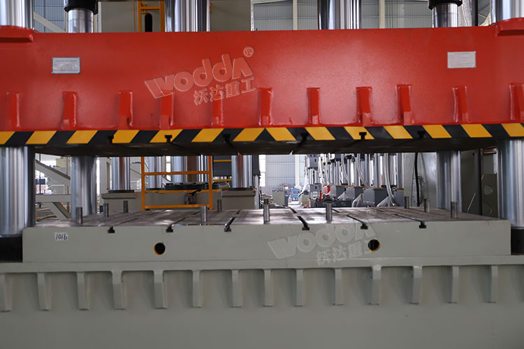 多頂桿拉伸機(液壓墊) 多頂桿拉伸機(液壓墊)