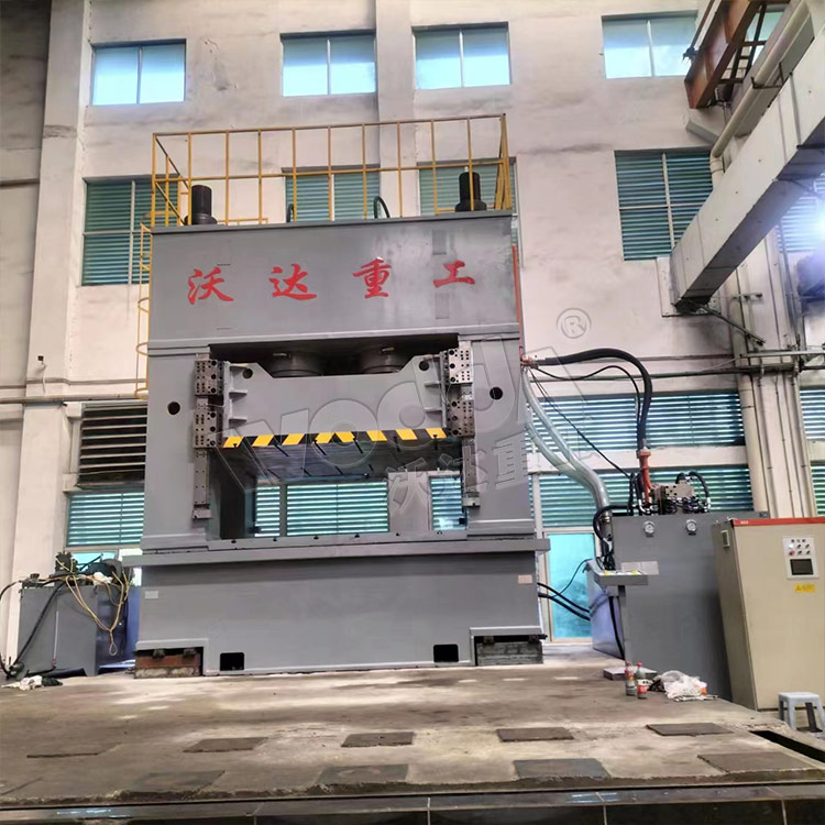 2000噸框架式油壓機(jī)客戶現(xiàn)場(chǎng) 2000噸框架式油壓機(jī)客戶現(xiàn)場(chǎng)