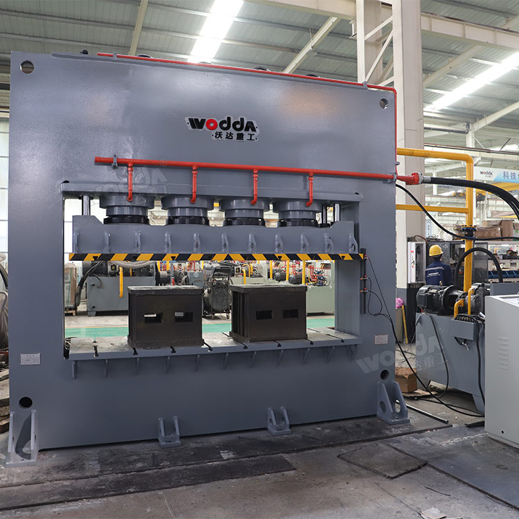 630噸龍門(mén)液壓機(jī)