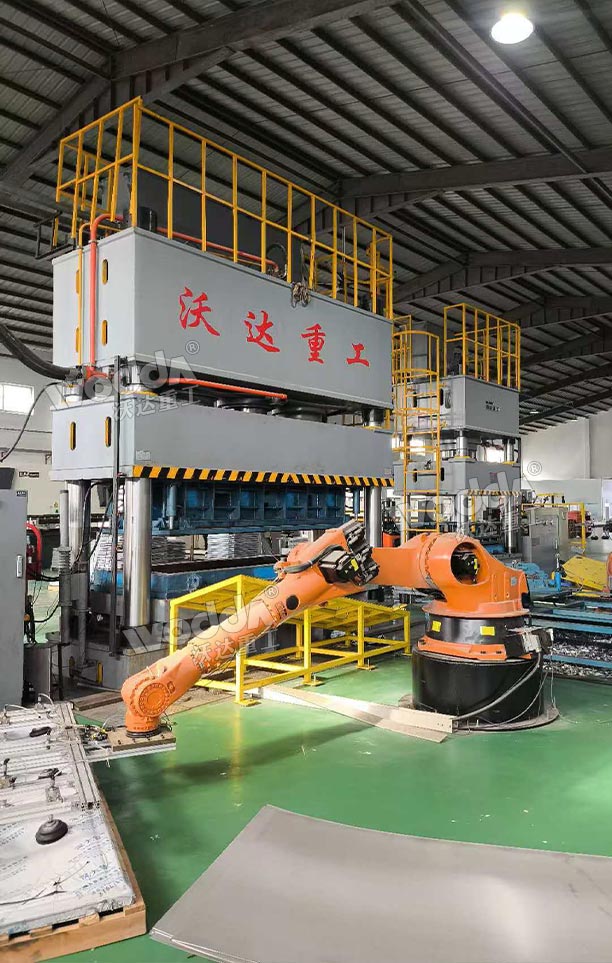 不銹鋼水箱板液壓機(jī)搭配機(jī)械手 不銹鋼水箱板液壓機(jī)搭配機(jī)械手