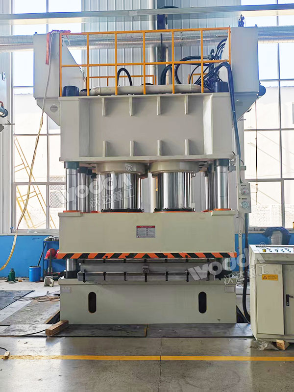 3600噸壓濾機濾板成型液壓機現(xiàn)場 3600噸壓濾機濾板成型液壓機現(xiàn)場