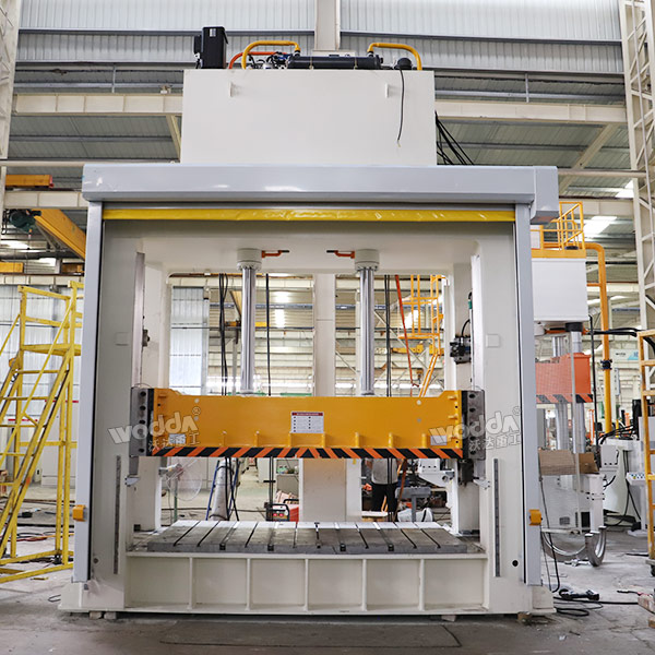 100噸框架式液壓機(jī) 100噸框架式液壓機(jī)