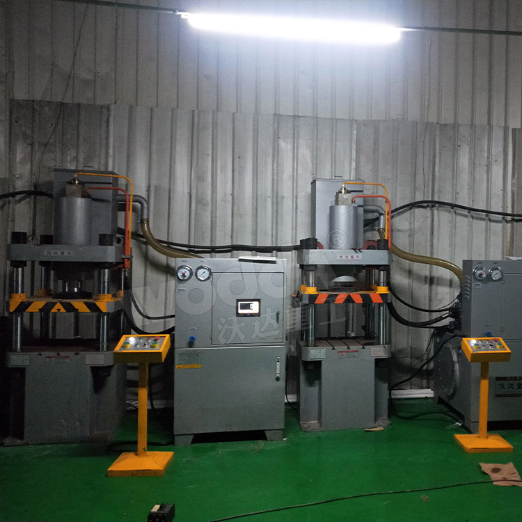 PE菜板成型液壓機(jī) PE菜板成型液壓機(jī)