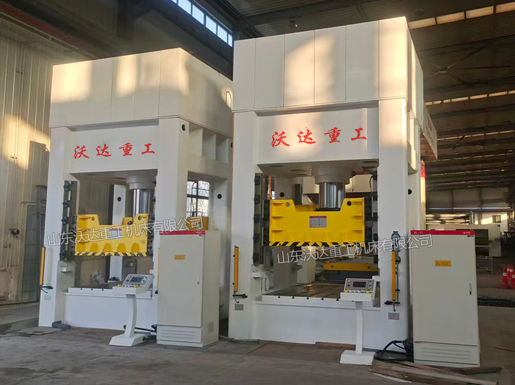 500噸汽車配件成型液壓機(jī)安裝完成 500噸汽車配件成型液壓機(jī)安裝完成